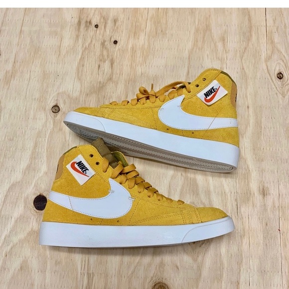 Yellow Nike Blazers - Picture 5 of 8